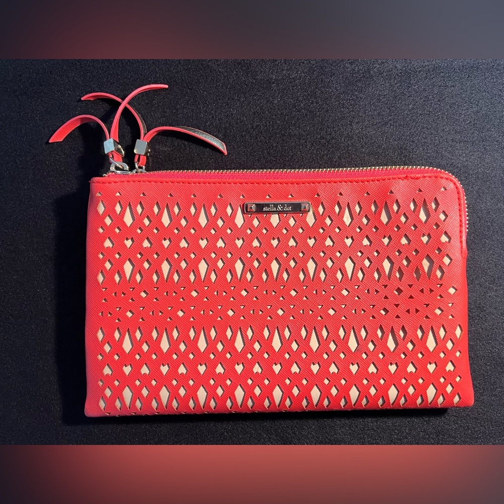 STELLA & Dot ORANGE CLUTCH Laser Cut ZIP